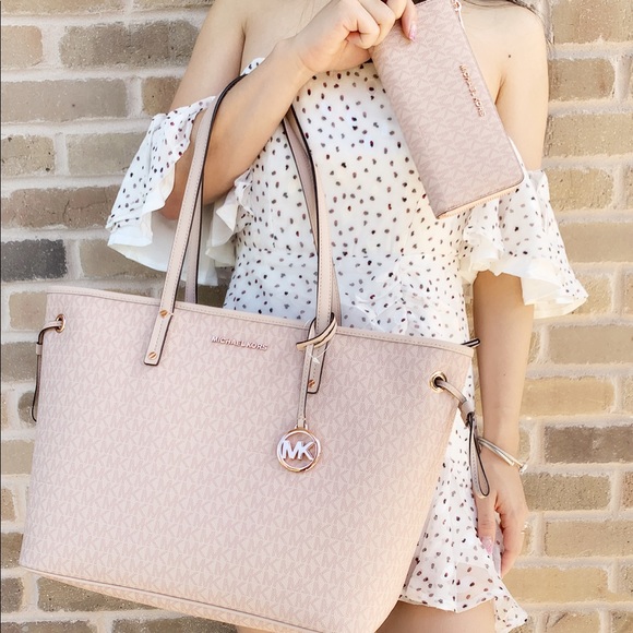 Gaby’sBags👜💕Michael Kors MK tote + wallet SET - Picture 2 of 6